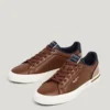 Baskets classiques avec détails en daim