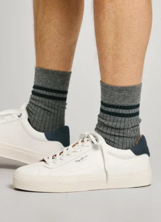 Baskets en cuir avec détails en daim