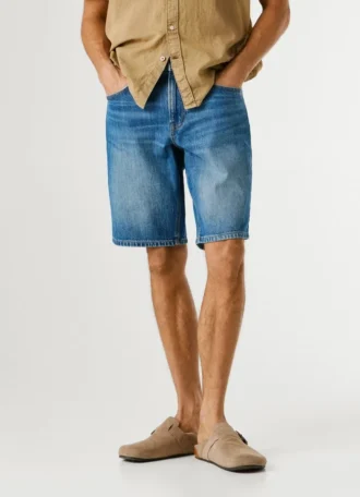 Bermuda en denim coupe fuselée