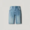 Bermuda en denim coupe fuselée