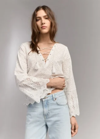 Blouse avec détails ajourés