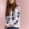 Blouse à broderies florales
