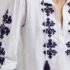 Blouse à broderies florales