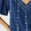 Blouse à col en V avec détails brodés