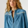 Blouse en denim coupe classique Blouse en denim coupe classique