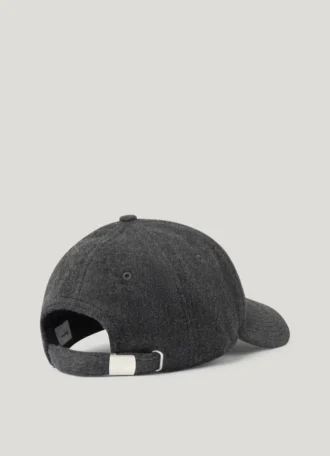 Casquette avec logo brodé