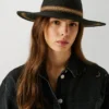 Chapeau en raphia
