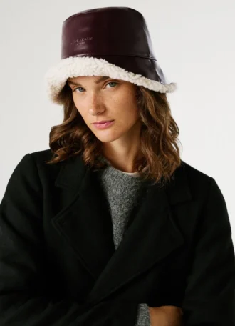 Chapeau réversible en simili cuir