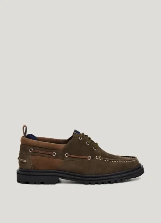 Chaussures bateau en daim