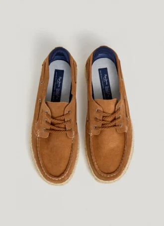 Chaussures bateau en daim