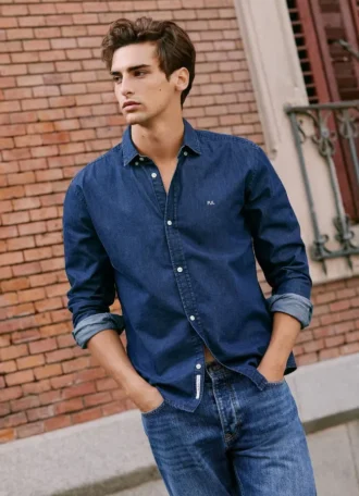 Chemise en denim coupe ajustée