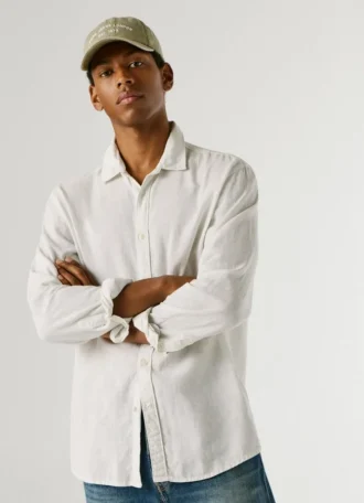 Chemise teinte en pièce, coupe classique