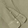 Chemise teinte en pièce, coupe classique Chemise teinte en pièce, coupe classique