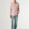Chemise teinte en pièce, coupe classique Chemise teinte en pièce, coupe classique