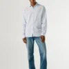 Chemise teinte en pièce, coupe classique Chemise teinte en pièce, coupe classique