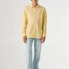 Chemise teinte en pièce, coupe classique Chemise teinte en pièce, coupe classique