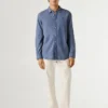 Chemise teinte en pièce, coupe classique Chemise teinte en pièce, coupe classique