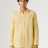 Chemise teinte en pièce, coupe classique Chemise teinte en pièce, coupe classique