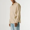 Chemise teinte en pièce, coupe classique Chemise teinte en pièce, coupe classique
