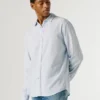 Chemise teinte en pièce, coupe classique Chemise teinte en pièce, coupe classique