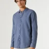 Chemise teinte en pièce, coupe classique Chemise teinte en pièce, coupe classique