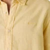 Chemise teinte en pièce, coupe classique Chemise teinte en pièce, coupe classique
