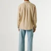 Chemise teinte en pièce, coupe classique Chemise teinte en pièce, coupe classique