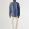 Chemise teinte en pièce, coupe classique Chemise teinte en pièce, coupe classique