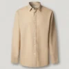 Chemise teinte en pièce, coupe classique Chemise teinte en pièce, coupe classique