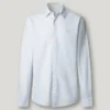 Chemise teinte en pièce, coupe classique Chemise teinte en pièce, coupe classique