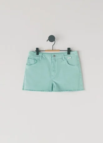 Short en sergé teint en pièce