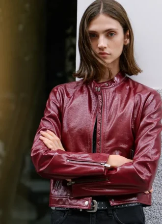 Veste de motard en cuir verni