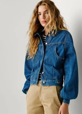 Veste en denim coupe classique