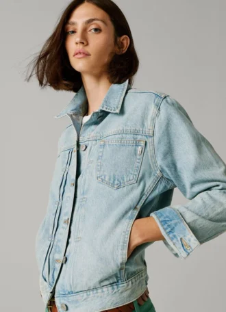 Veste en denim coupe classique
