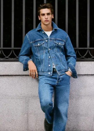 Veste en denim coupe classique